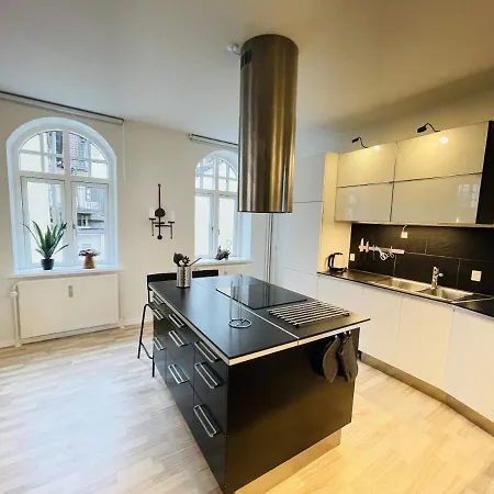 Aday - Luxurious In The Heart Of Apartment Aalborg
